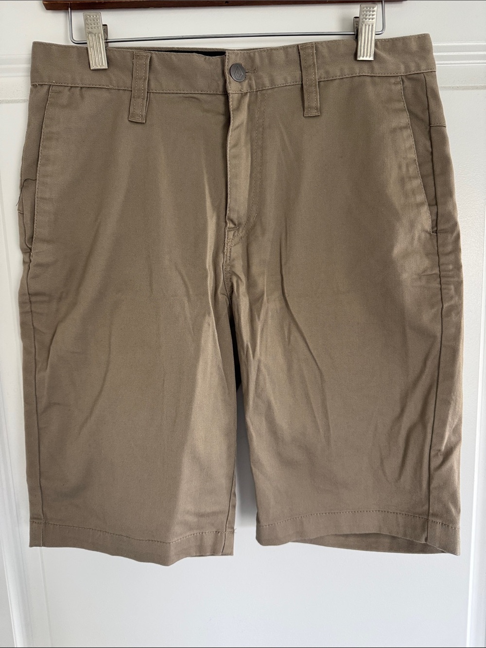 NWOT Men’s Volcom Beige Stretch Dress Shorts 29